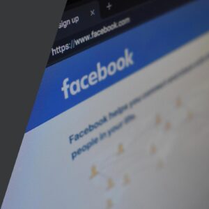 Skærm med Facebook